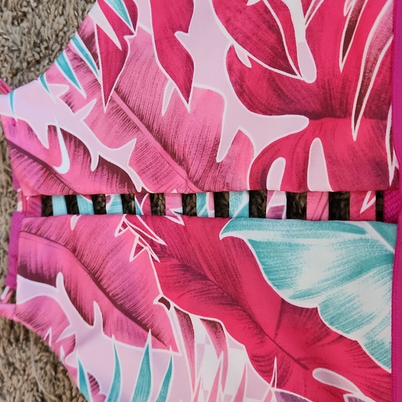 Nike Dri-Fit Floral Sports Bra - Picture 3 of 6